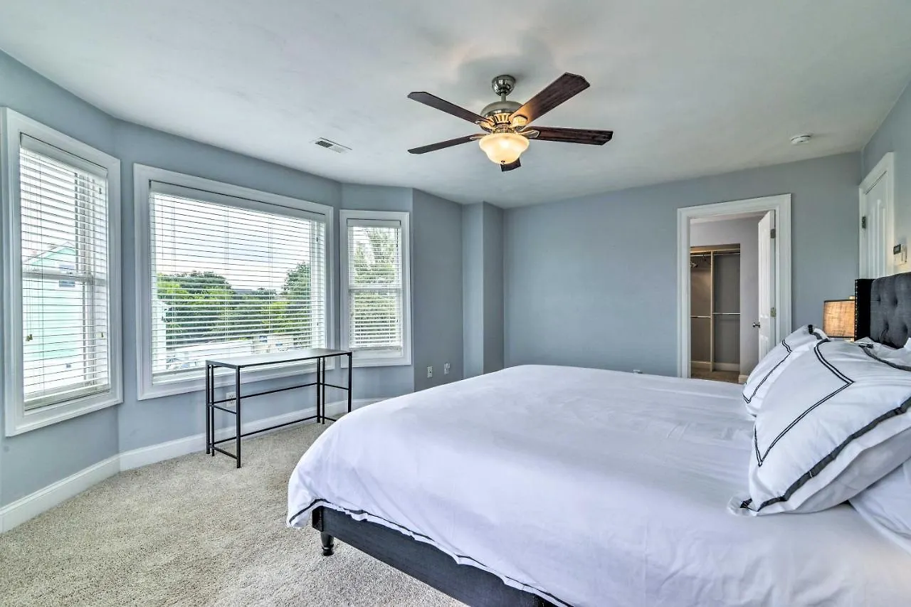 Villa Inviting Norfolk Family Retreat 1 Block To Beach! Hébergement de vacances