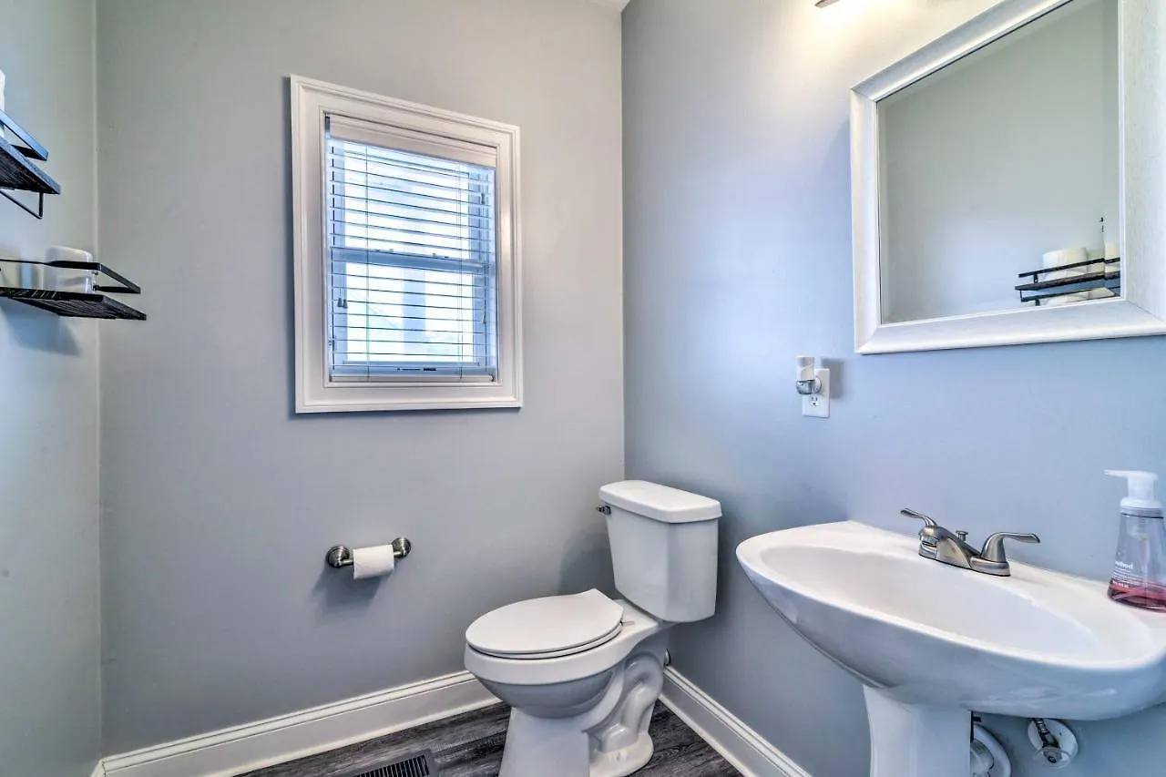 Villa Inviting Norfolk Family Retreat 1 Block To Beach! Hébergement de vacances